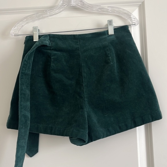 Forever 21 Women’s Small Forest Green Corduroy Skort with Side Tie - New - Picture 2 of 3